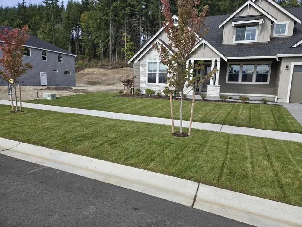 Affordable landscape installation for year-round maintenance in Prairie Ridge, WA by Pristine Cut