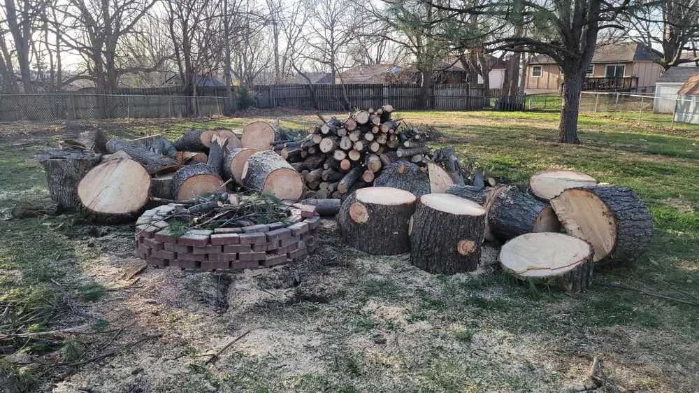 Affordable garden landscaping for beautiful yards across Blue Springs, MO - Pristine Cuts Mowing