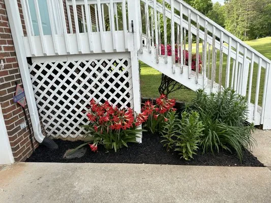 Pristine Gardens Logo