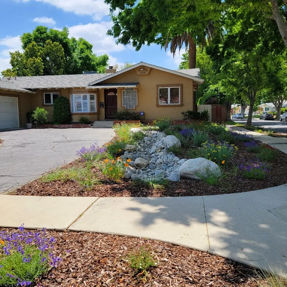 Custom lawn care service near you in Calabasas, CA by Pristine Gardenscape