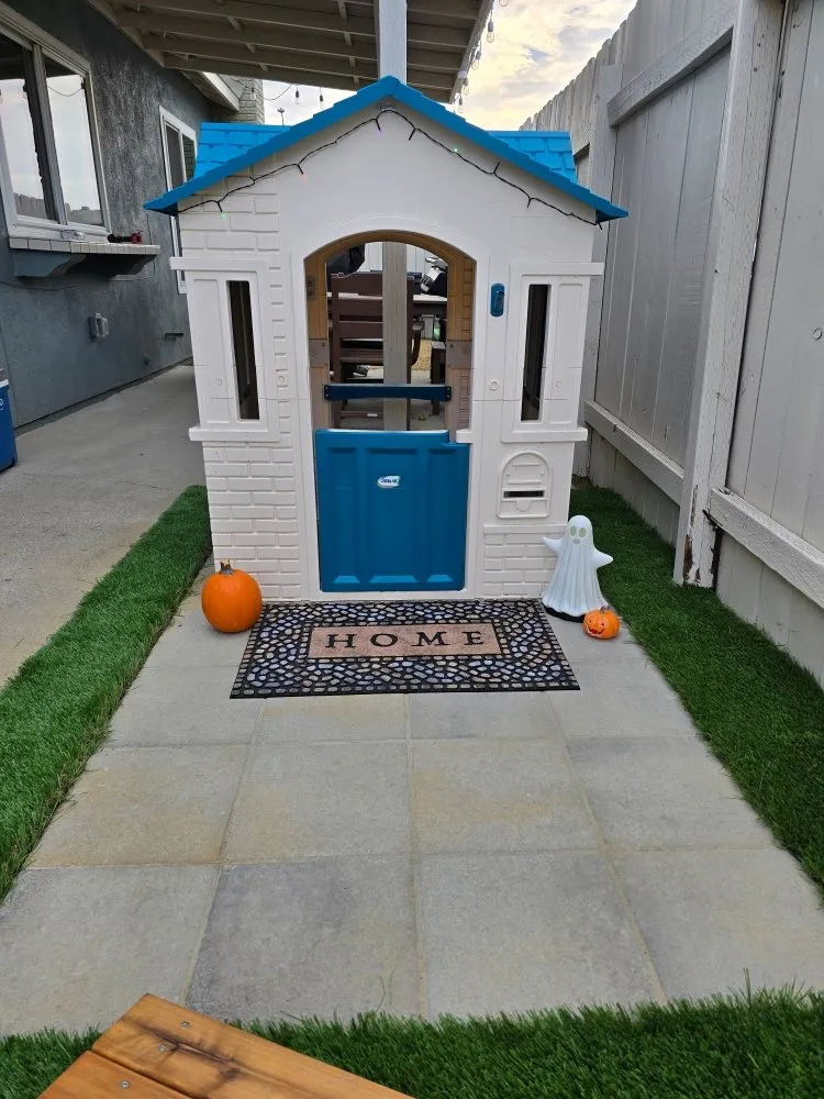 Reliable lawn mowing service experts serving Calabasas, CA - Pristine Gardenscape