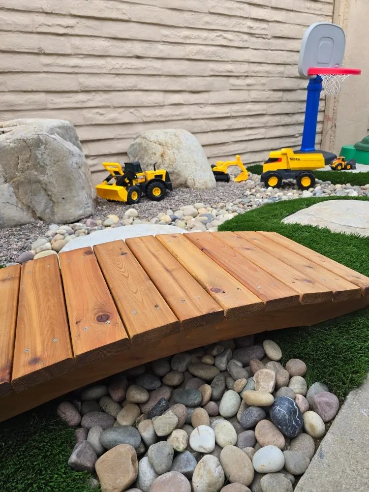 Top-rated yard maintenance for homes in Santa Ana, CA by Pristine Gardenscape