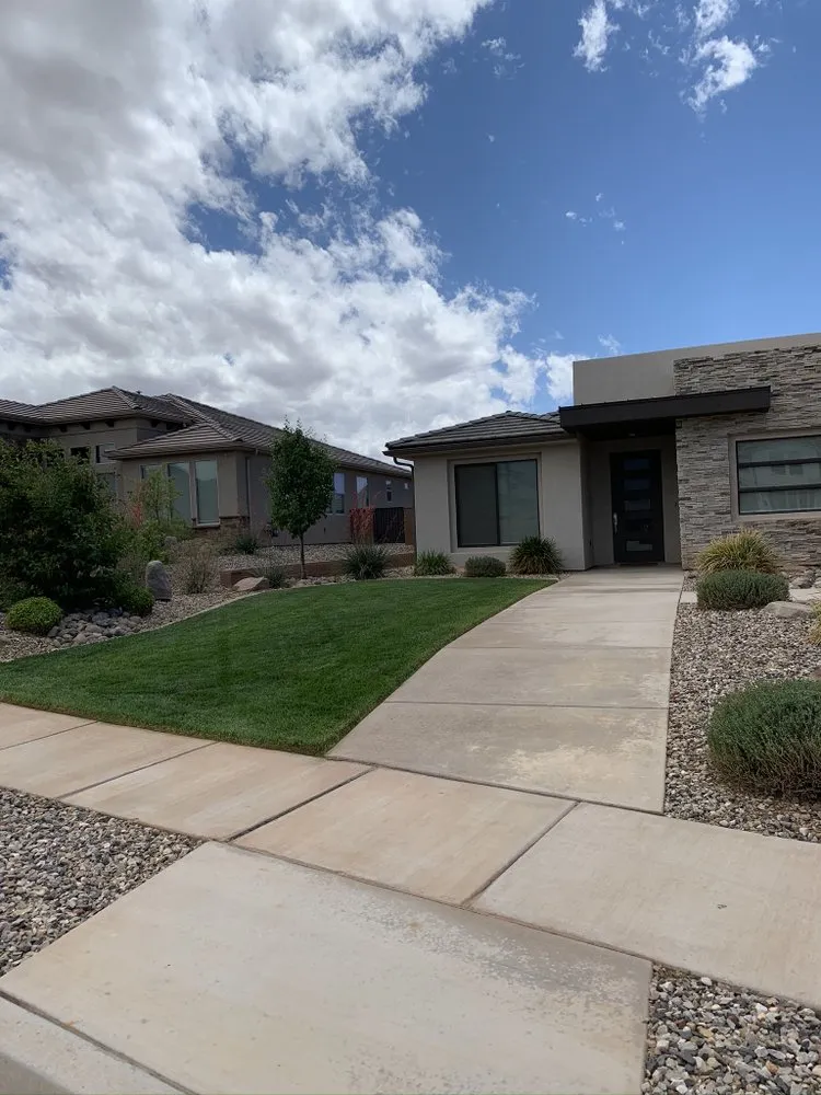 Affordable yard maintenance for homes in St. George, UT by Pristine Green