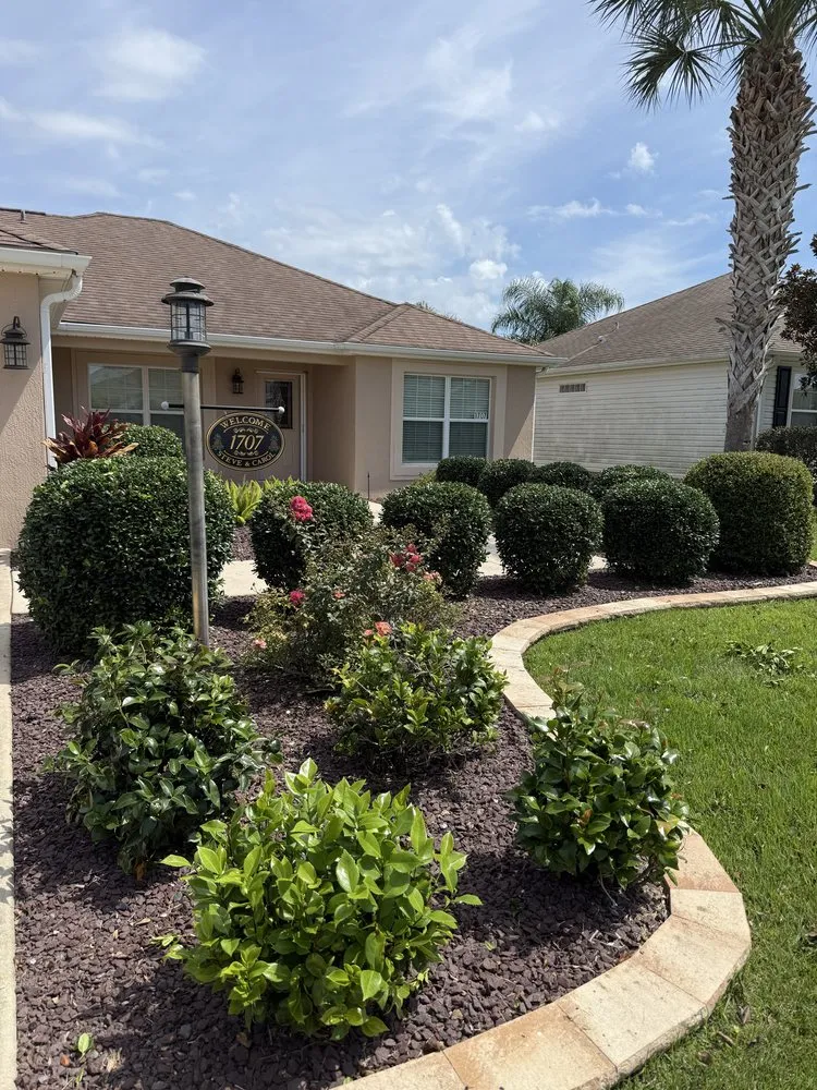 Local yard cleanup service for residential properties across Summerfield, FL - Pristine Hardscape & Landscaping