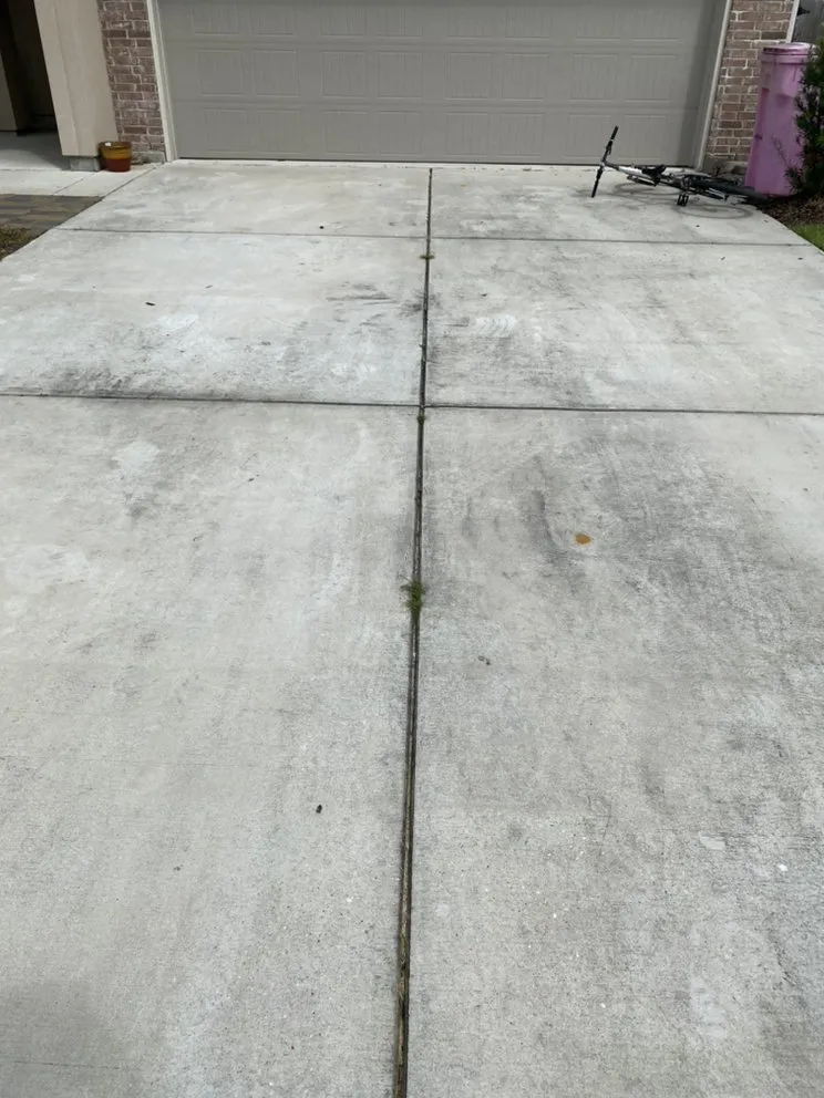 Custom lawn mowing service for homes in Amite City, LA by Pristine Home & Lawn