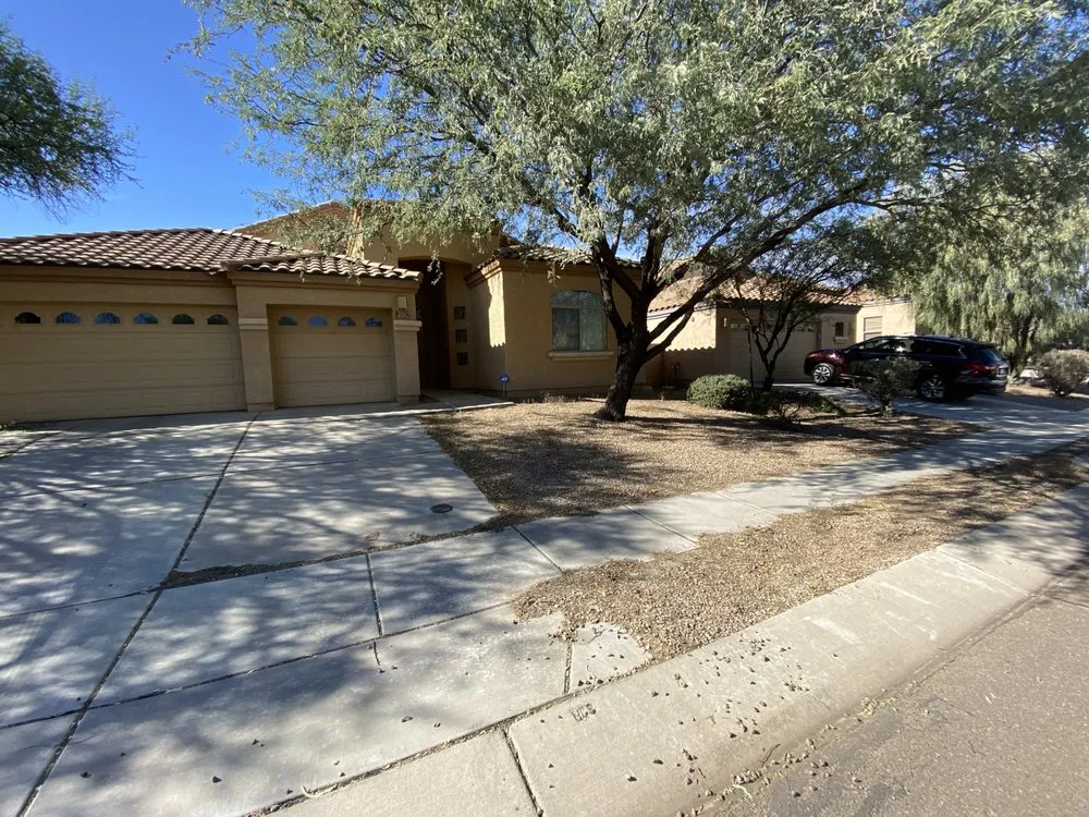 Custom residential landscaping with custom design in Tucson, AZ by Pristine Home Mantenance