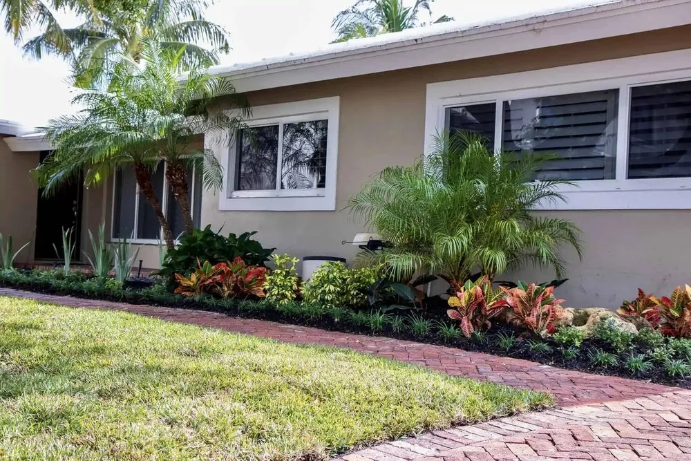 Custom residential landscaping experts serving Parkland, FL - Pristine Landscapes