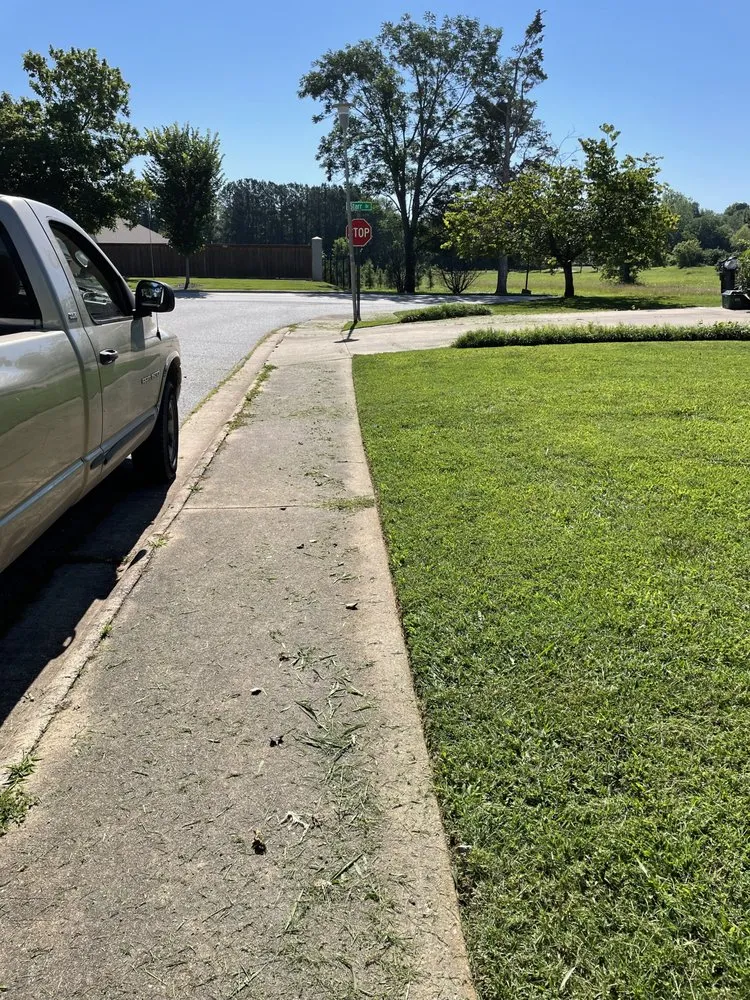 Top-rated lawn care service experts serving Springdale, AR - Pristine Landscaping