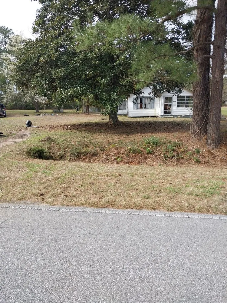 Top-rated yard cleanup service for residential properties in Bolivia, NC by Pristine Lawn and Maintenance