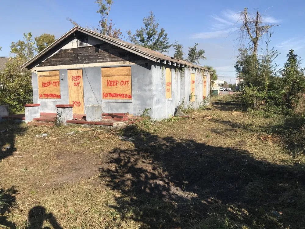 Professional garden landscaping for residential properties in Panama City Beach, FL by Pristine Lawn Care & Creations