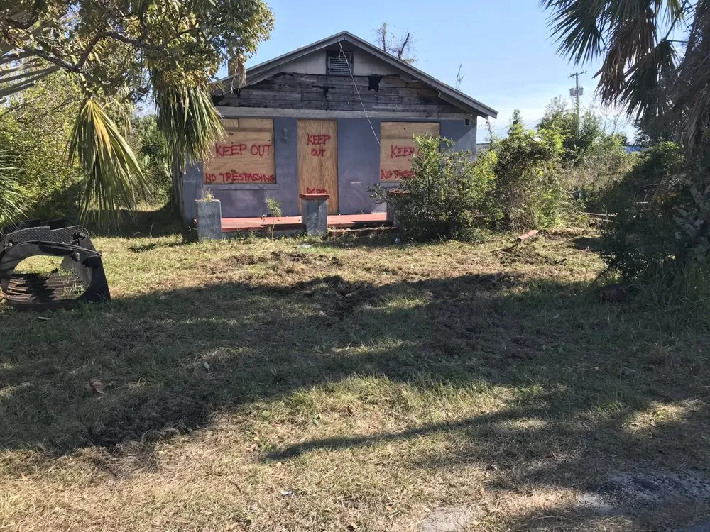 Affordable landscaping services in Panama City Beach, FL - Pristine Lawn Care & Creations