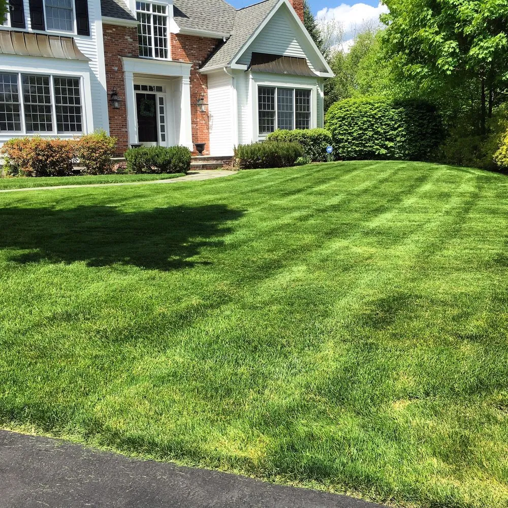 Affordable garden landscaping in Tolland, CT - Pristine Lawn Care