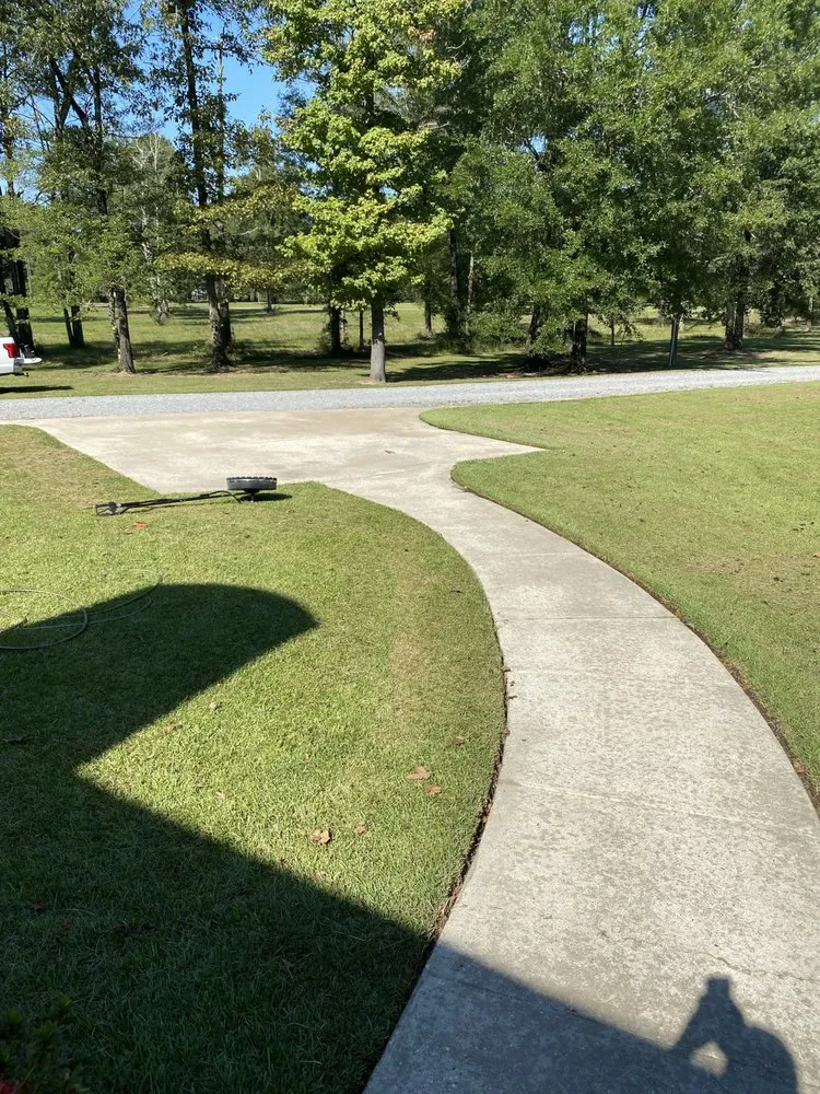 Custom lawn care service for beautiful yards across Vernon, CT - Pristine Lawn Care