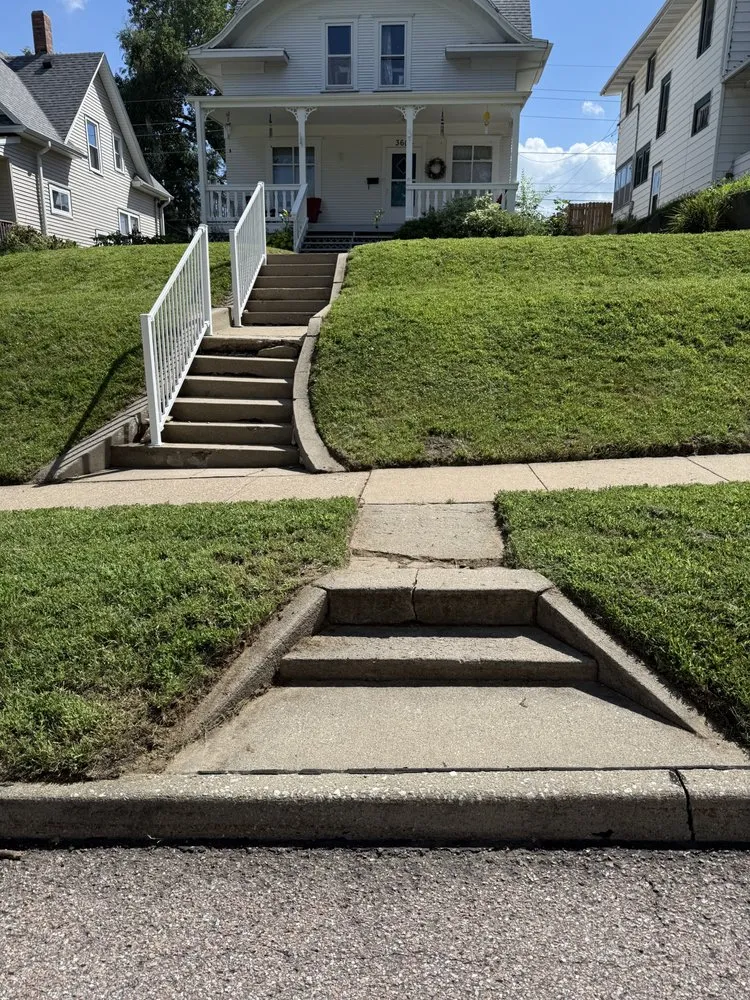 Local lawn mowing service in Sioux City, IA - Pristine Lawns