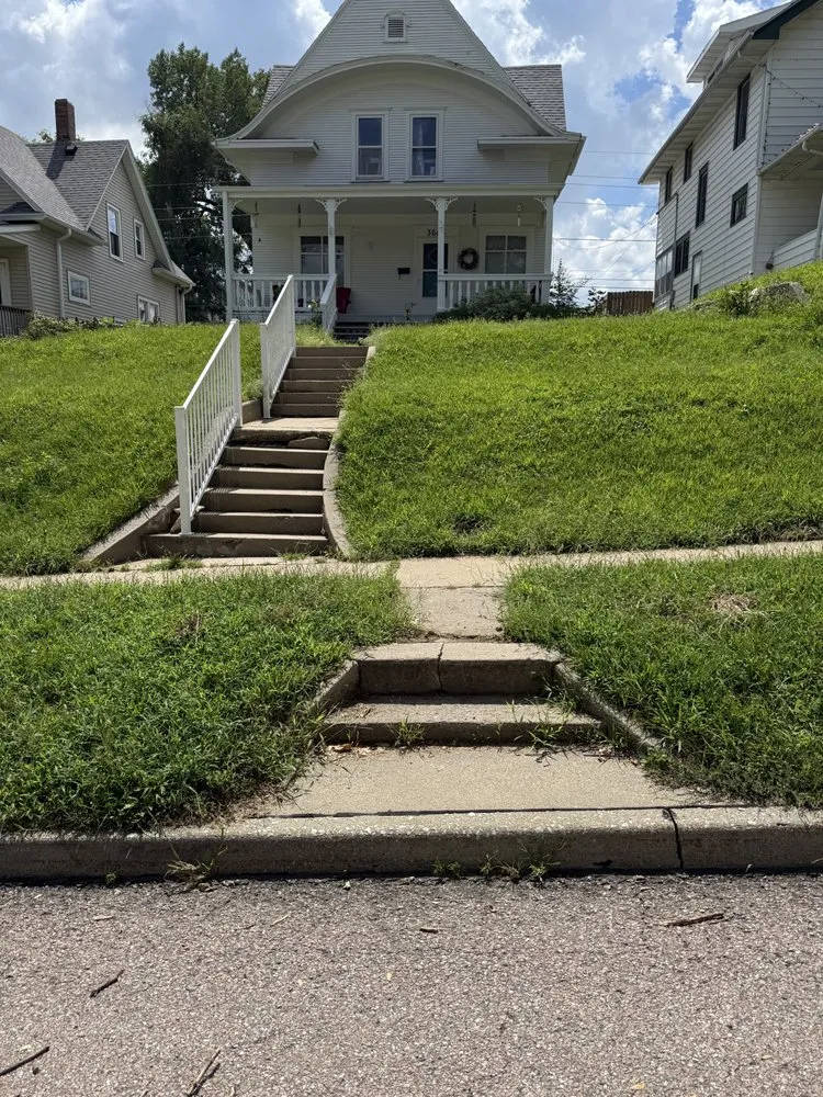 Reliable outdoor landscaping experts serving Sioux City, IA - Pristine Lawns