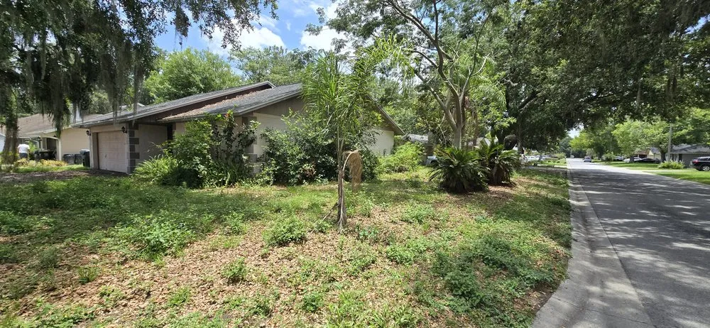 Top-rated lawn mowing service in Lakeland, FL - Pristine Property Care