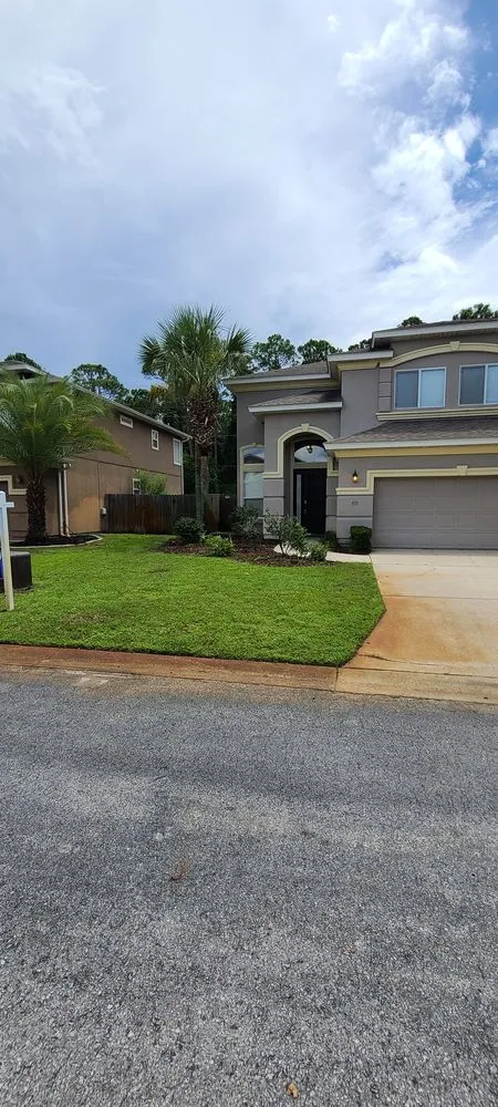 Expert garden landscaping experts serving Mary Esther, FL - Pristine Total Home Care