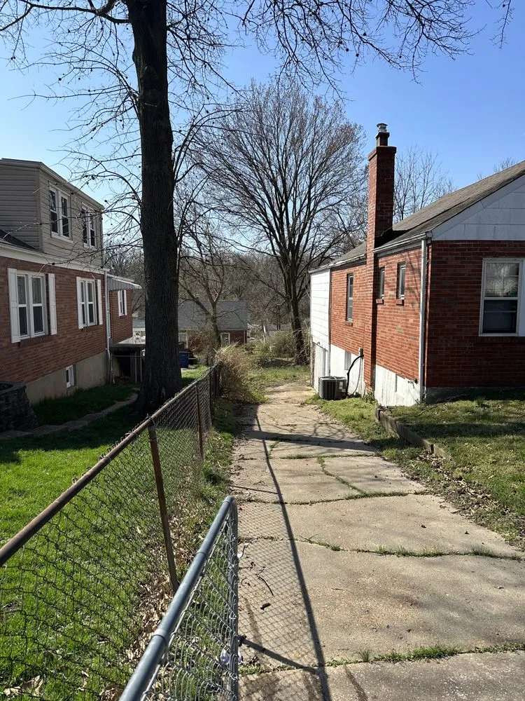 Top-rated lawn care service in St. Louis, MO - Pritchard Lawn & Maintenance