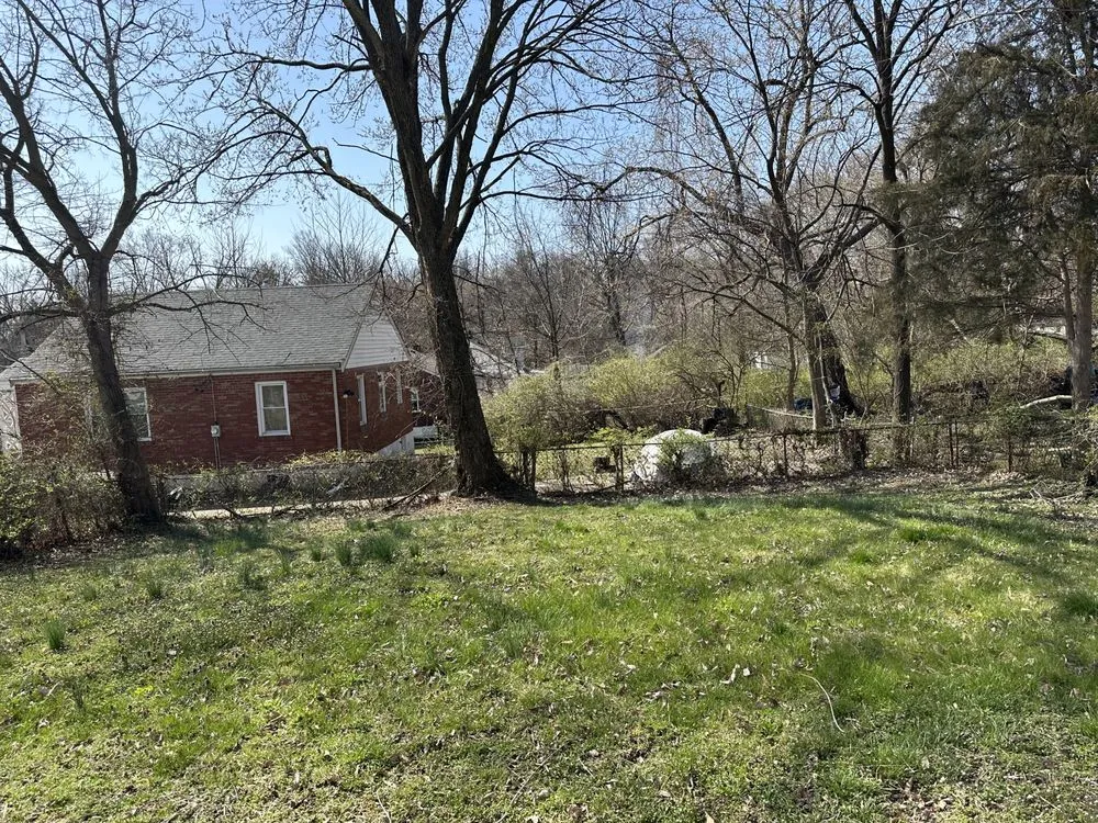 Top-rated lawn mowing service for residential properties in St. Louis, MO by Pritchard Lawn & Maintenance