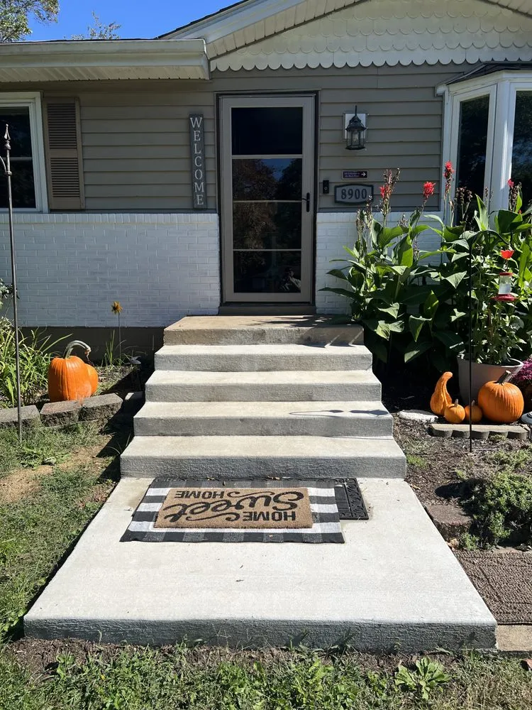 Expert lawn mowing service in Elizabeth, IN - Pro 1 Property Solutions