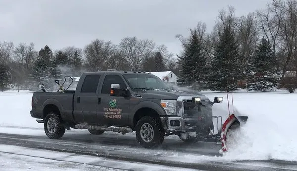 Pro Advantage Lawn Care Logo