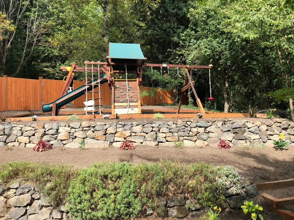 Custom lawn mowing service experts serving Tulalip, WA - Pro Brothers Construction