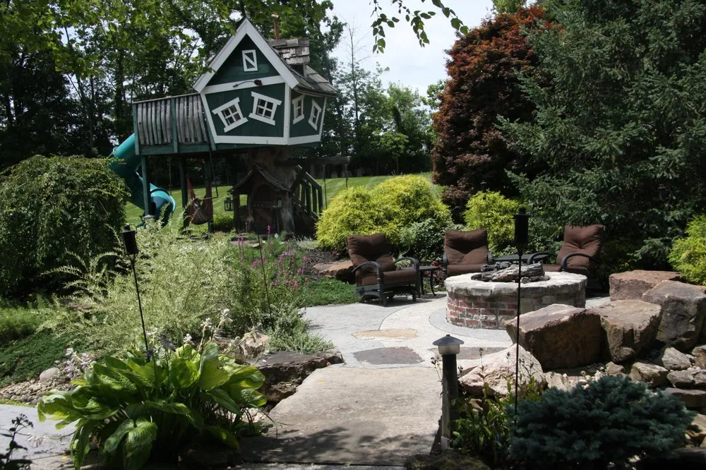 Expert lawn mowing service experts serving Carmel, IN - Pro Care Horticultural Services