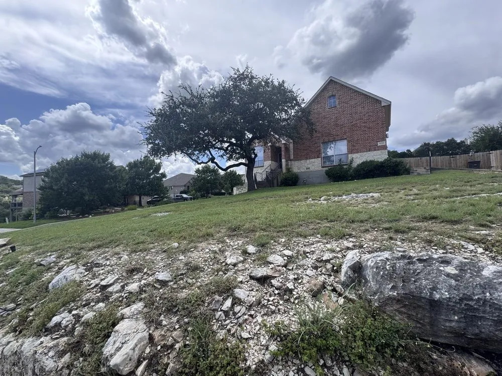 Local outdoor landscaping experts serving San Antonio, TX - Pro-Clippings Care Services