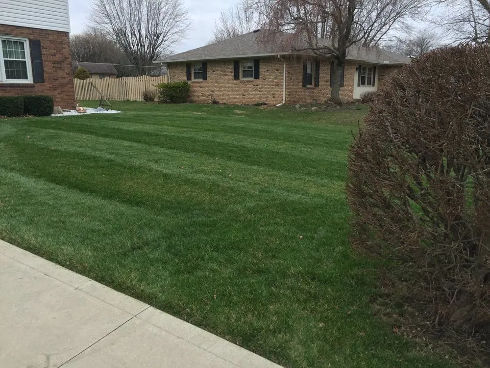 Custom lawn care service experts serving Kokomo, IN - Pro-Cut Lawn Care and Fertilization