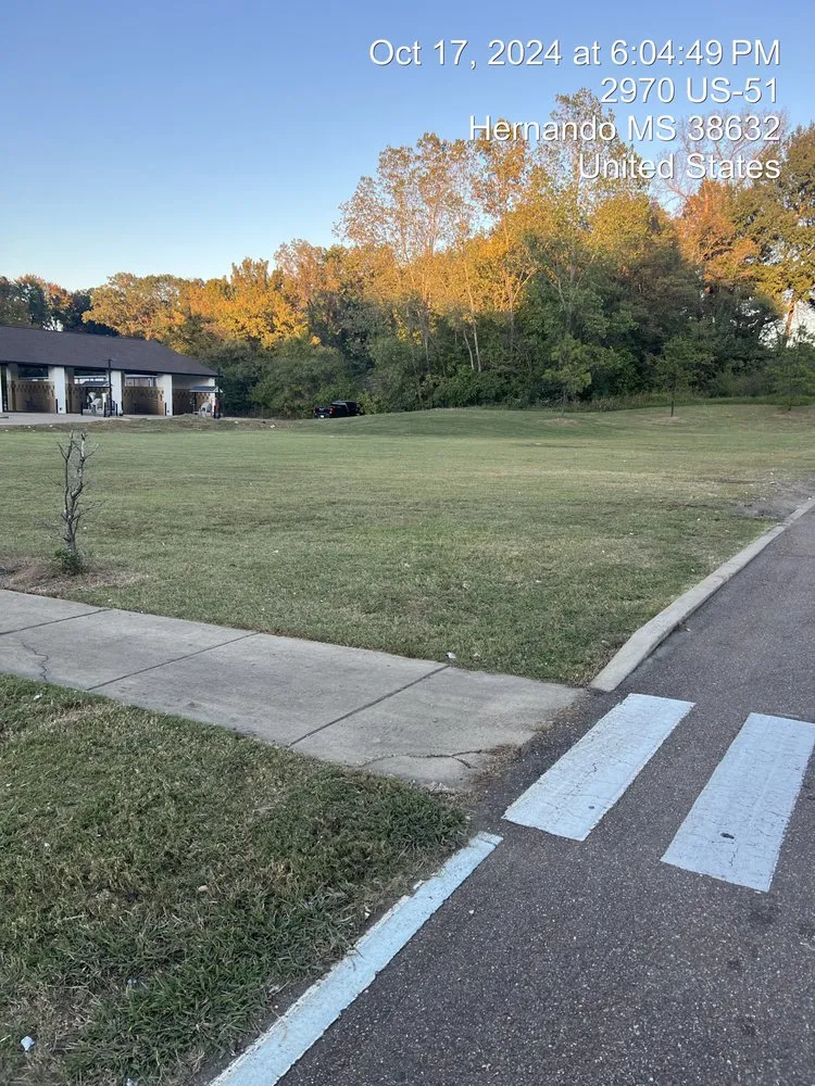 Expert yard maintenance with custom design across Southaven, MS - Pro Cut Lawn Care