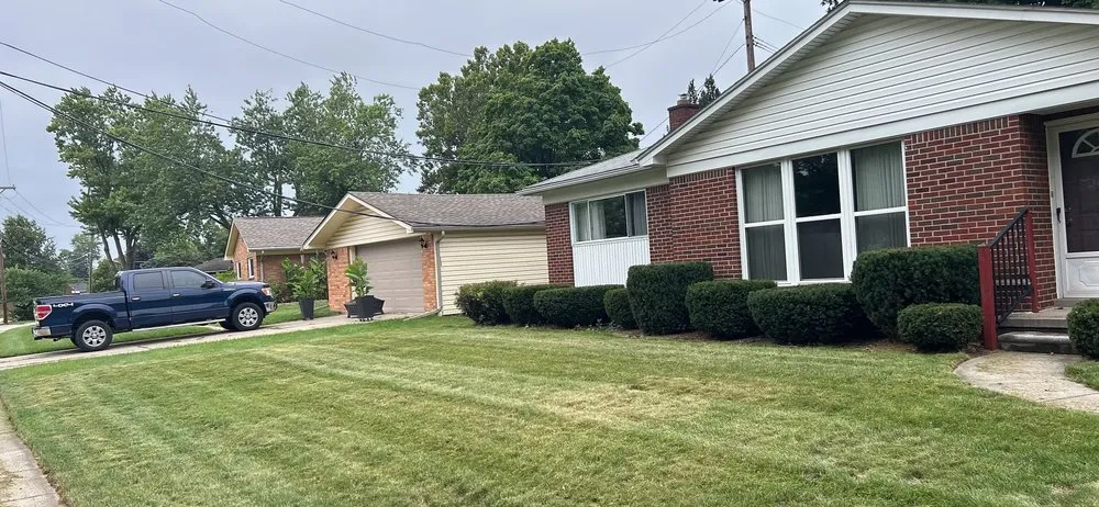 Reliable lawn care service for homes in Dearborn, MI by Pro cuts landscape