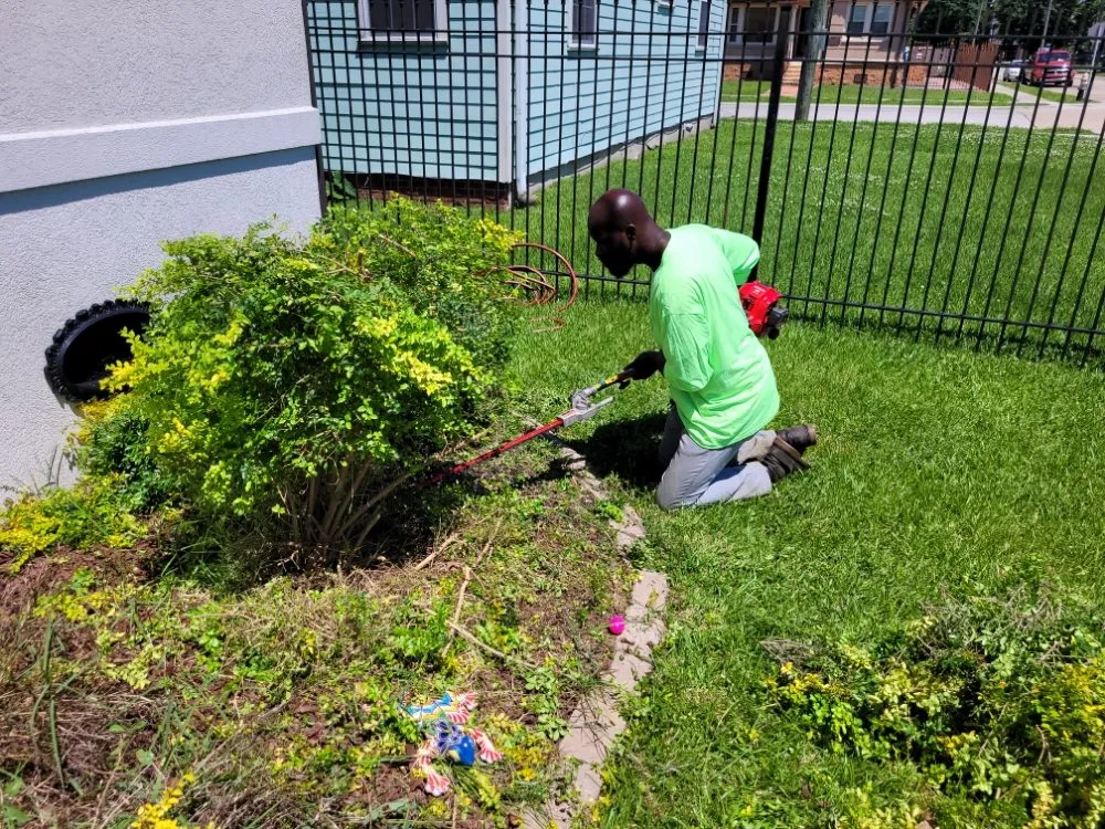 Local lawn mowing service for homes in New Orleans, LA by Pro-Day Lawn Service