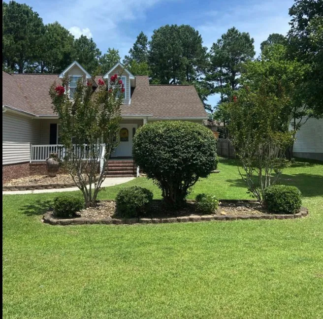 Trusted lawn care service experts serving Havelock, NC - Pro Edge Lawn Care And Maintenance