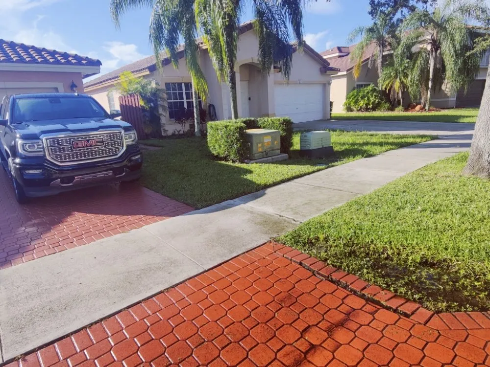 Reliable lawn care service for outdoor upgrades across Davie, FL - Pro Garden Landscaping