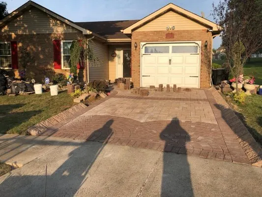 Pro Gonzalez Landscaping Logo