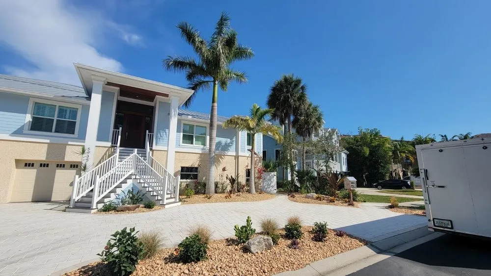 Reliable outdoor landscaping experts serving St. Petersburg, FL - Pro Green Grounds Maintenance