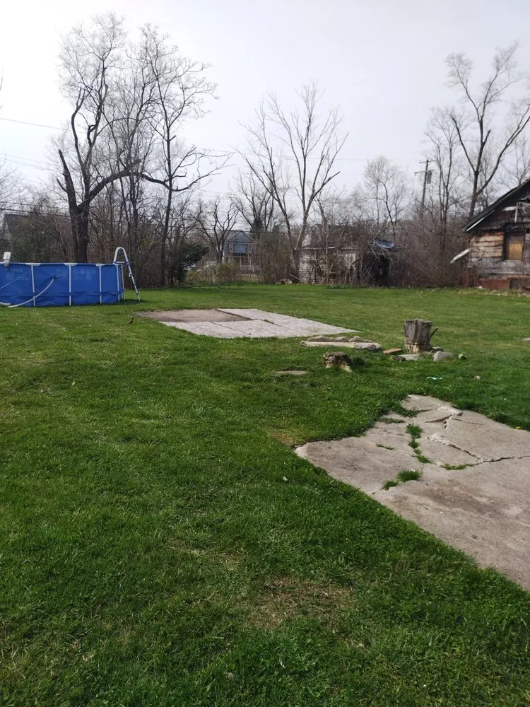 Affordable residential landscaping with custom design across Detroit, MI - Pro Haul Away