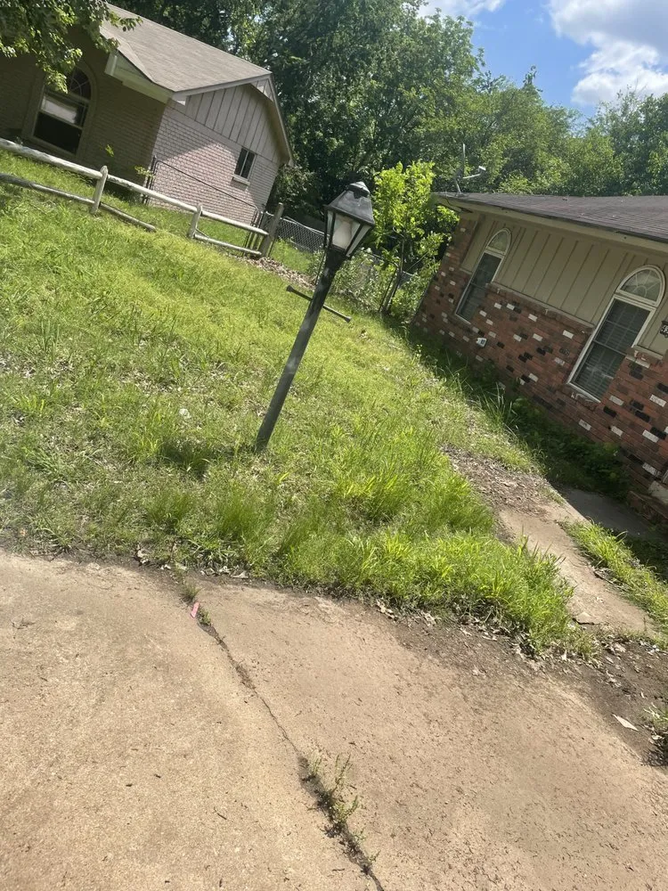 Affordable landscape design for beautiful yards in Broken Arrow, OK by Pro Journey Mowing Services