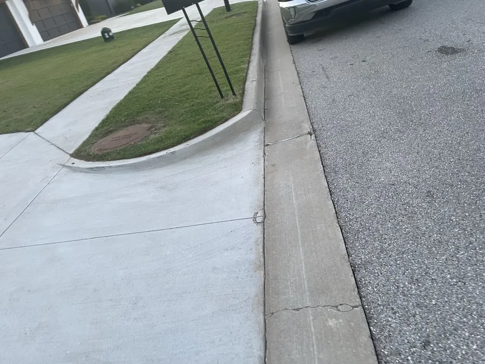 Trusted lawn mowing service with custom design across Broken Arrow, OK - Pro Journey Mowing Services