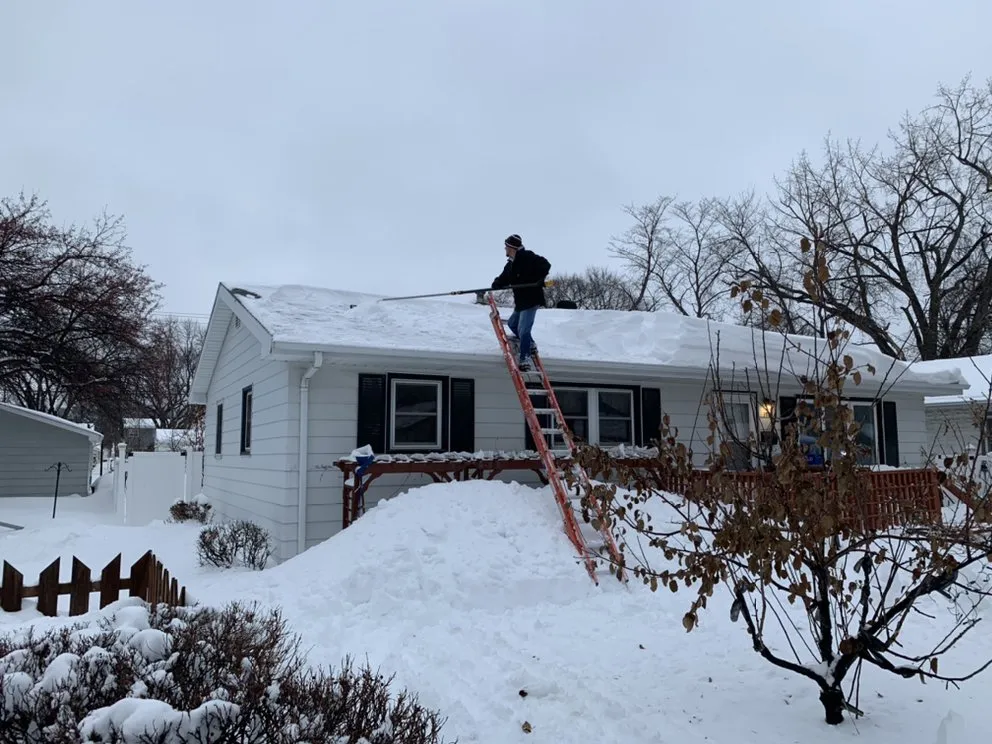 Custom yard maintenance in East Grand Forks, MN by PRO Land | Snow