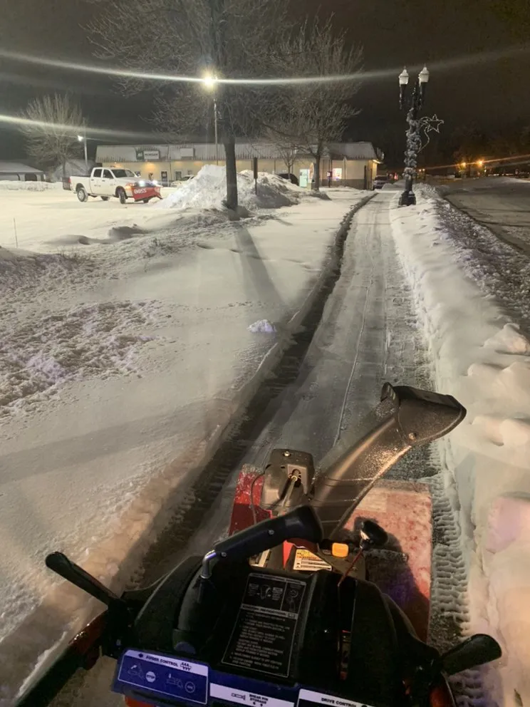 Trusted yard cleanup service for beautiful yards across East Grand Forks, MN - PRO Land | Snow