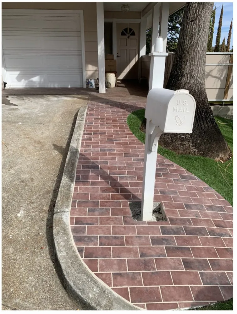 Custom garden landscaping for beautiful yards in Kailua, HI by Pro Lawn & Landscape