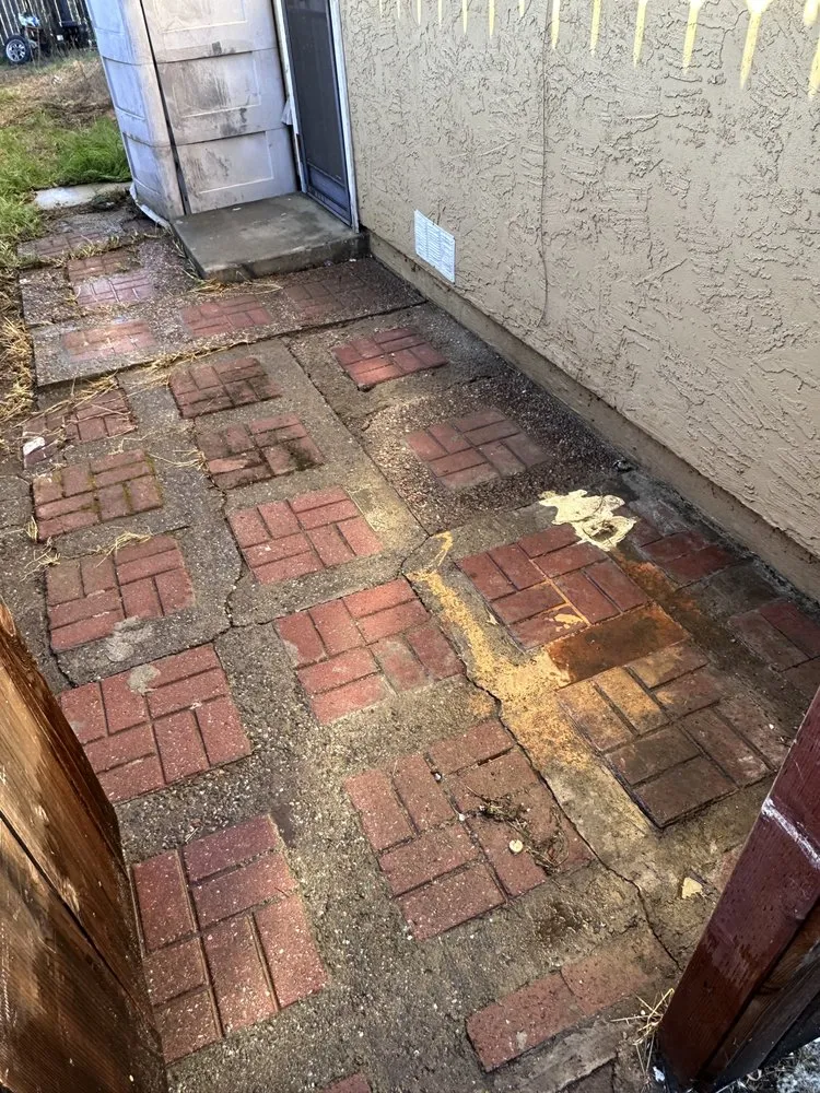 Top-rated lawn mowing service for beautiful yards across Salinas, CA - Pro Lawn and Haul