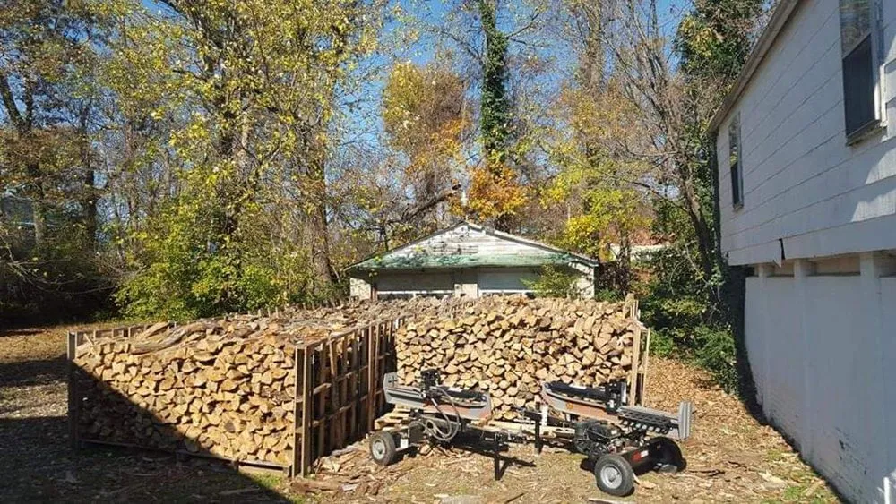 Top-rated lawn mowing service experts serving Madisonville, KY - Pro-Lawn Care of Hopkins