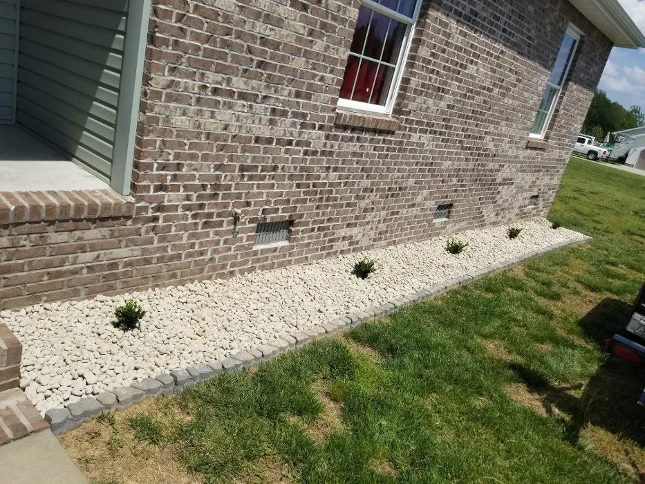 Reliable garden landscaping experts serving Madisonville, KY - Pro-Lawn Care of Hopkins