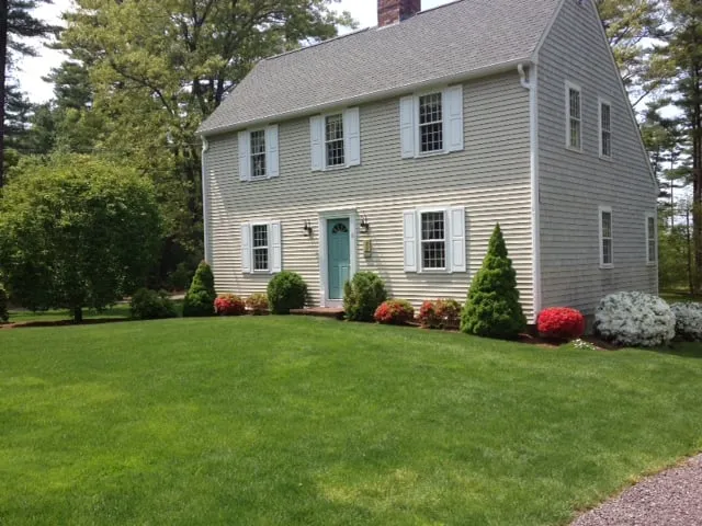 Affordable lawn mowing service experts serving Pembroke, MA - Pro Lawn Care
