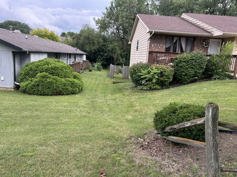 Local landscaping services experts serving Machesney Park, IL - Pro Lawn