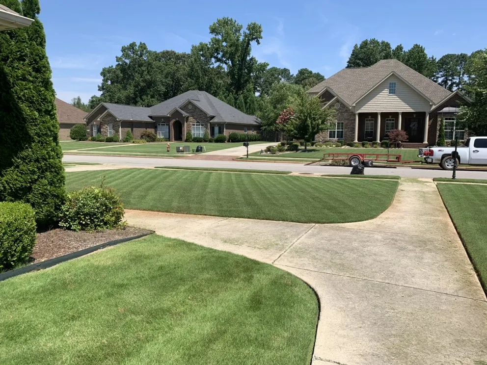 Custom landscape design experts serving Albertville, AL - Pro lawns and landscaping
