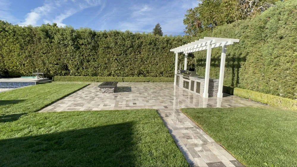 Custom lawn care service for homes in Thousand Oaks, CA by Pro Lawns Landscape