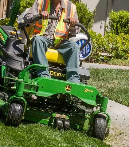 Top-rated landscaping services in Orlando, FL by Pro Lawnscare